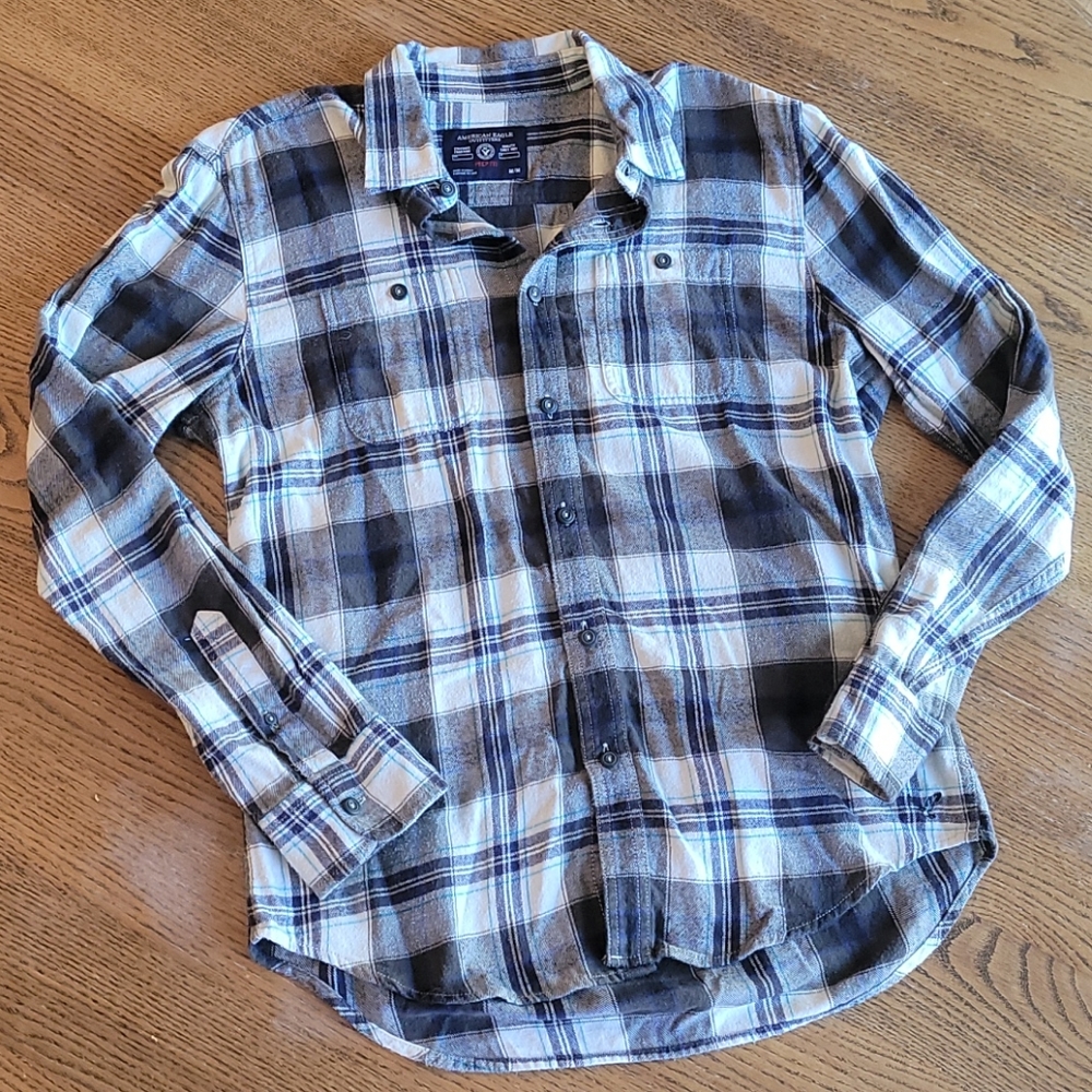 Medium, American Eagle, navy, and white flannel